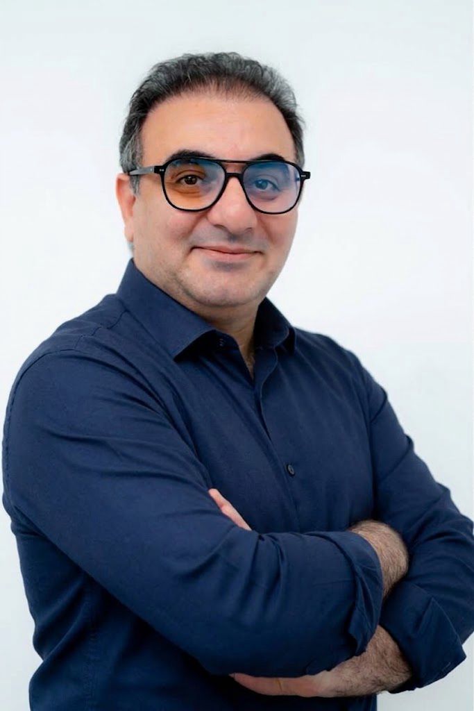 Dr Babak Amiri profile